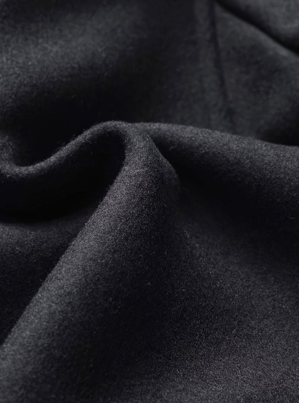 Men's Single-Breasted Wool Overcoat Tailored Lapel Scarf
