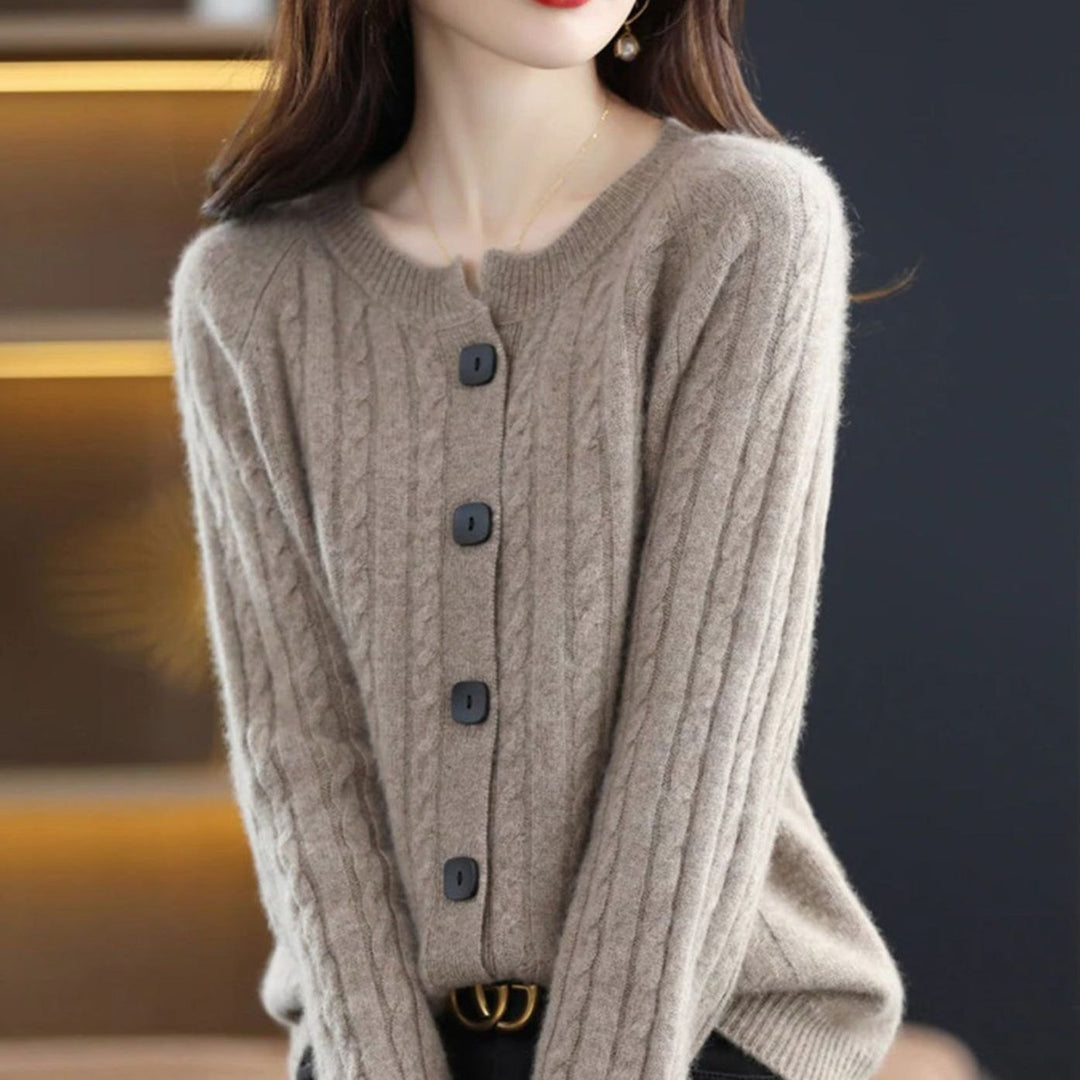 Women's Cable-Knit Button-Up Relaxed Fit Winter Cardigan - Grey