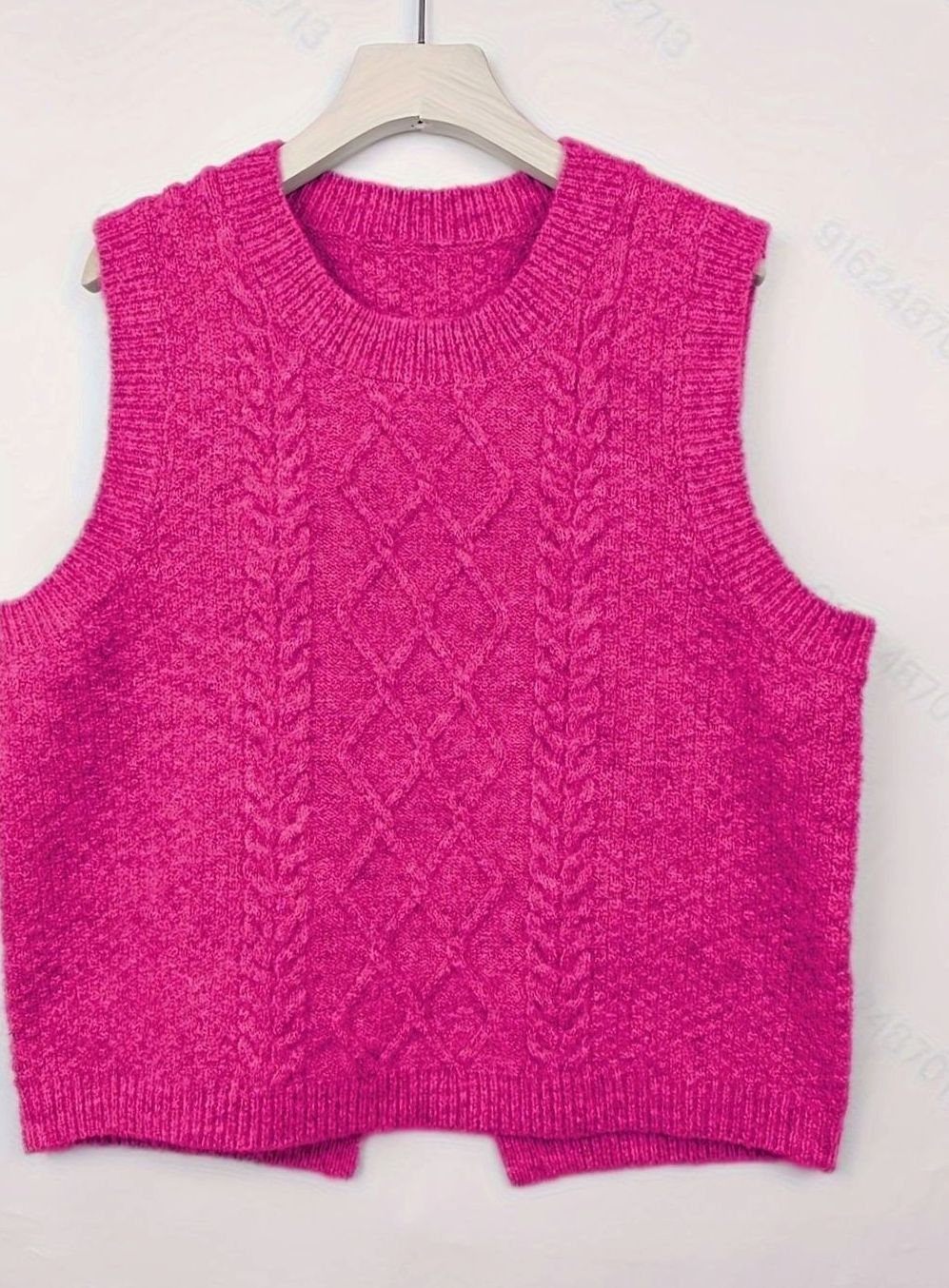 Women's Cable-Knit Sleeveless Sweater Vest Round Neck