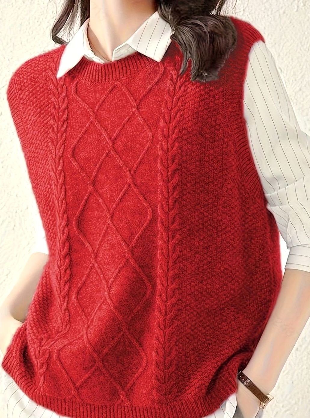 Women's Cable-Knit Sleeveless Sweater Vest Round Neck