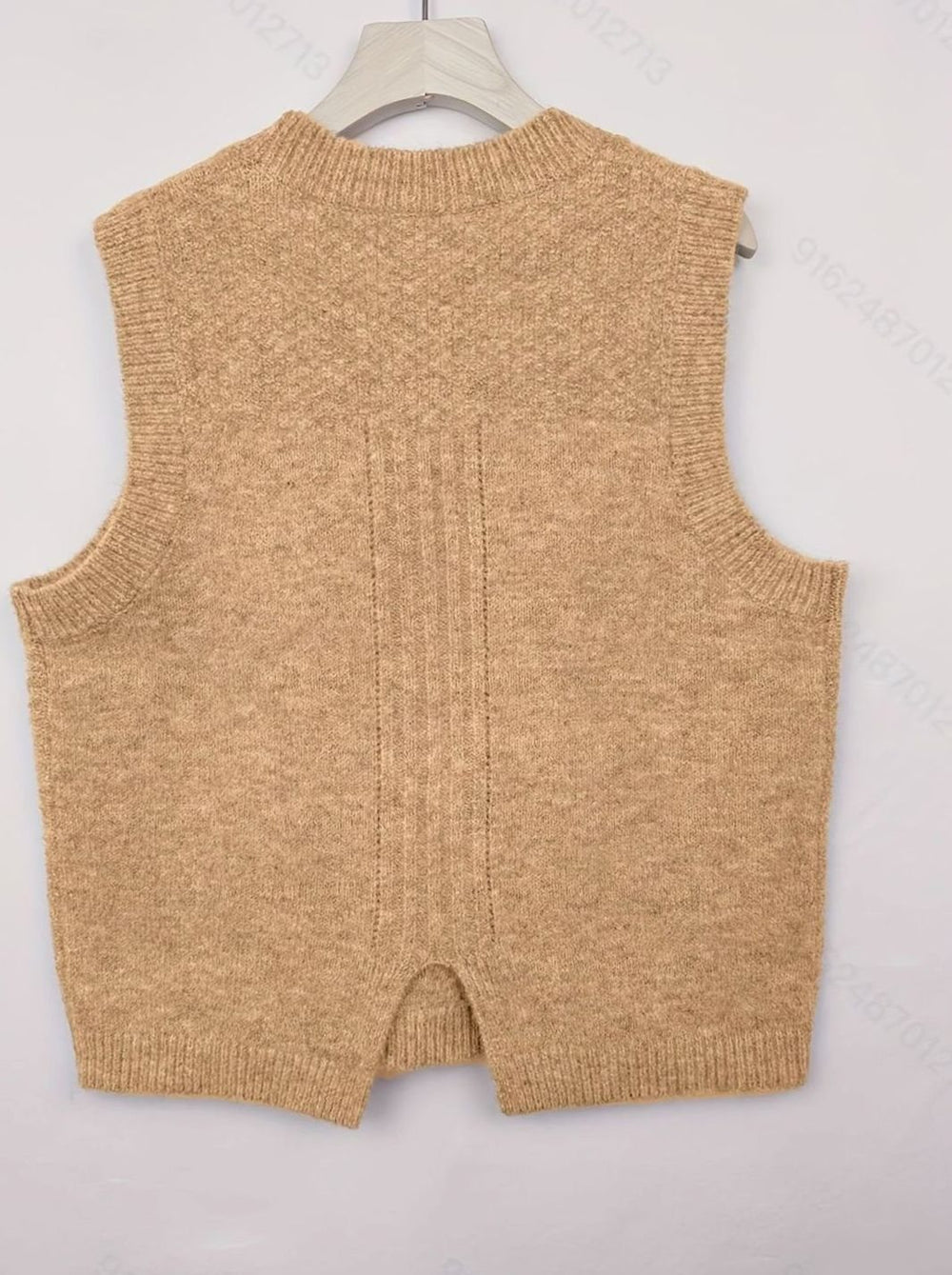 Women's Cable-Knit Sleeveless Sweater Vest Round Neck