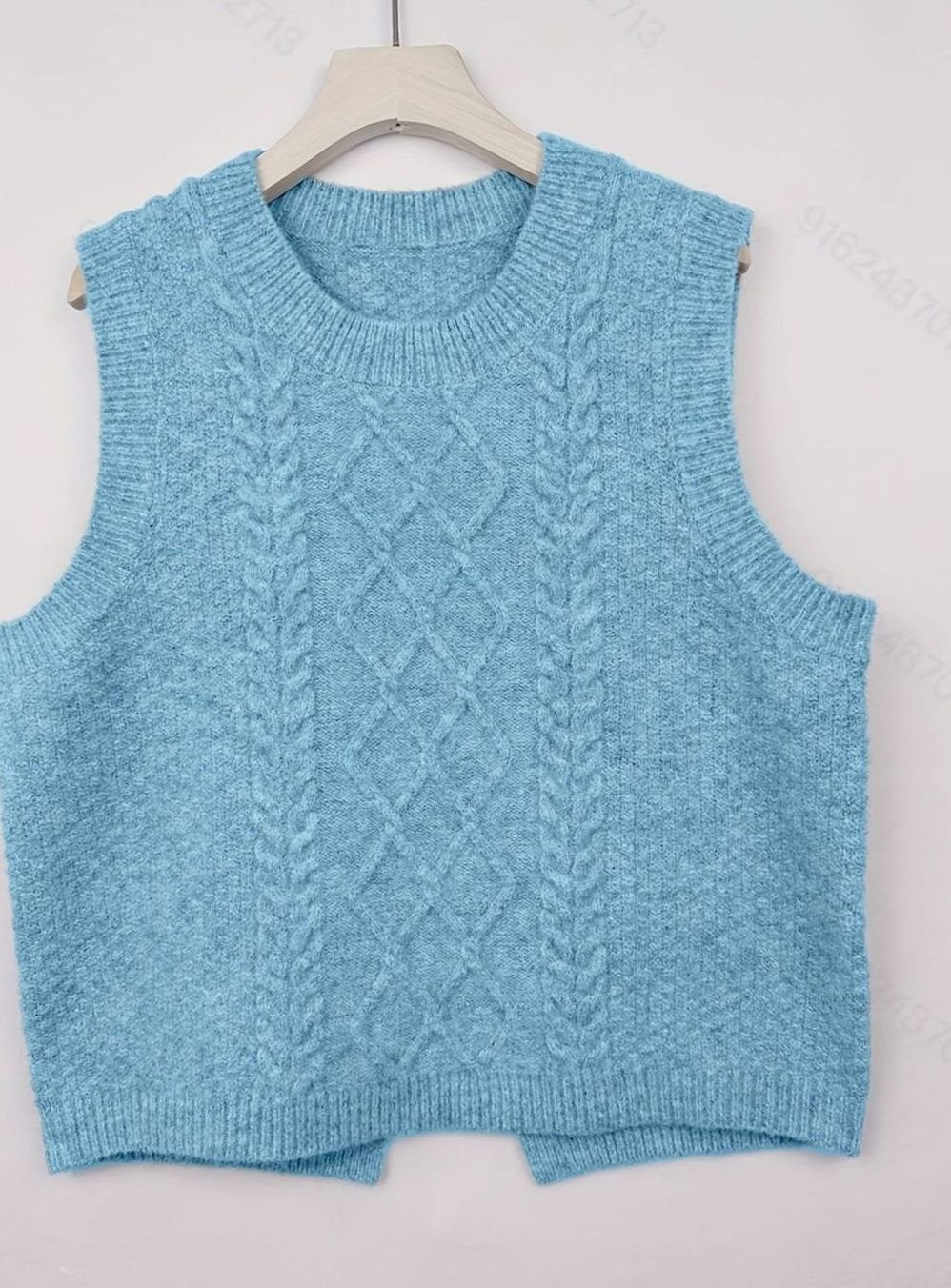 Women's Cable-Knit Sleeveless Sweater Vest Round Neck