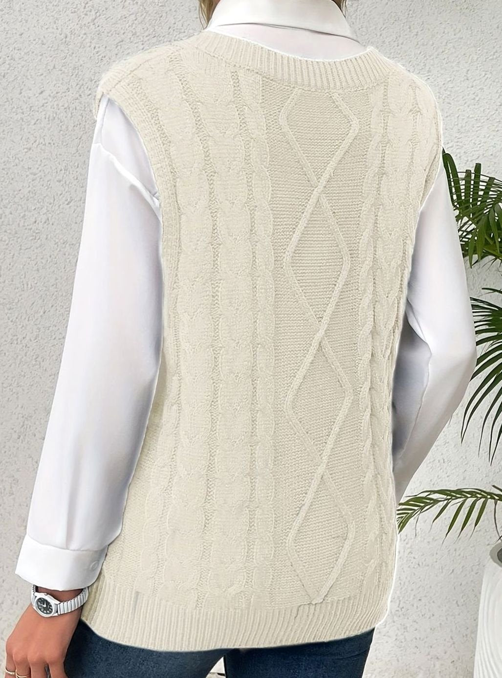 Women's Cable-Knit V-Neck Sweater Vest Relaxed Fit
