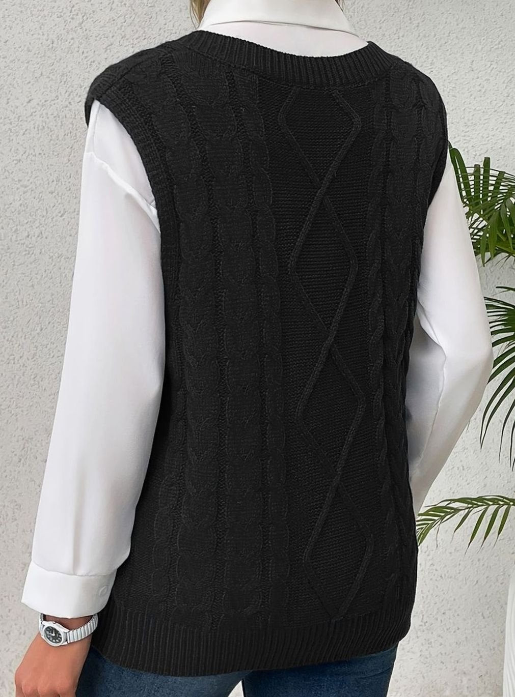 Women's Cable-Knit V-Neck Sweater Vest Relaxed Fit