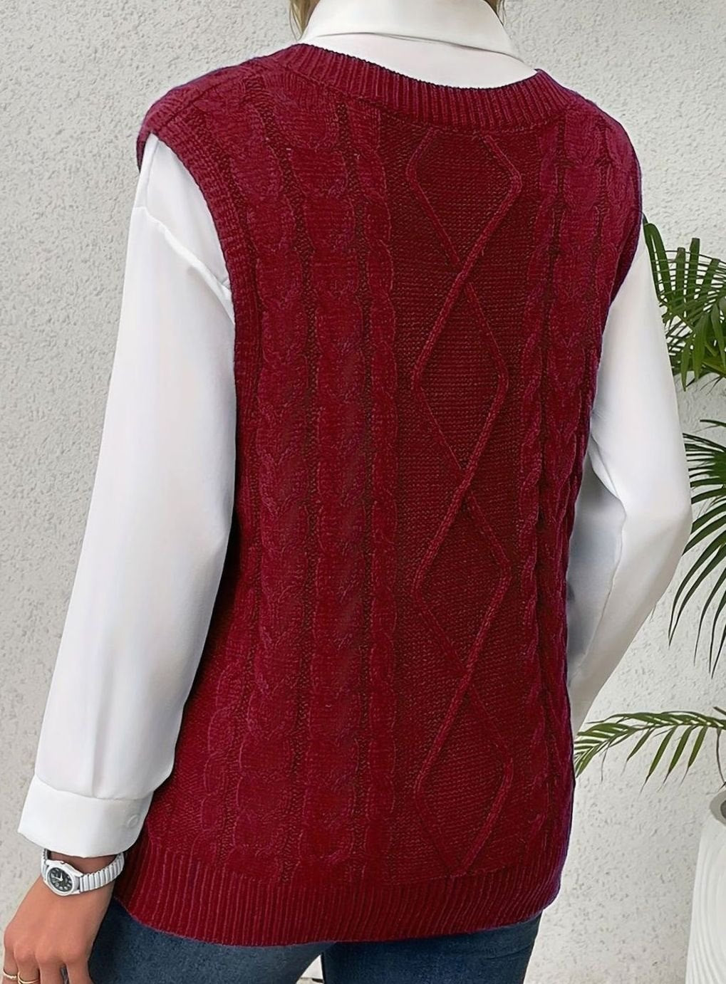 Women's Cable-Knit V-Neck Sweater Vest Relaxed Fit