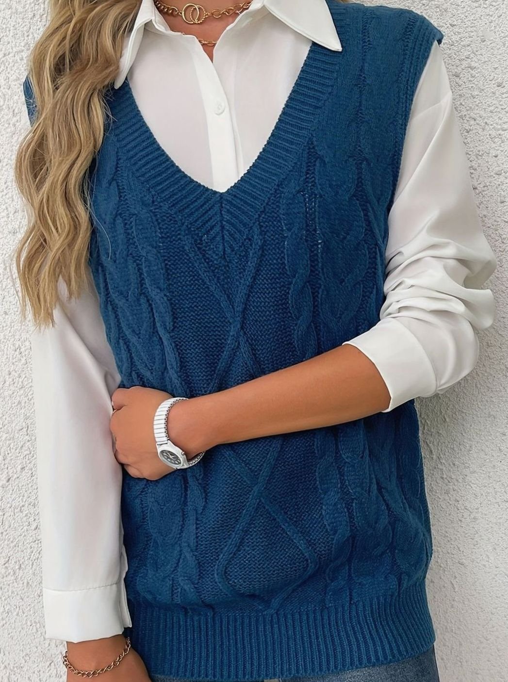 Women's Cable-Knit V-Neck Sweater Vest Relaxed Fit