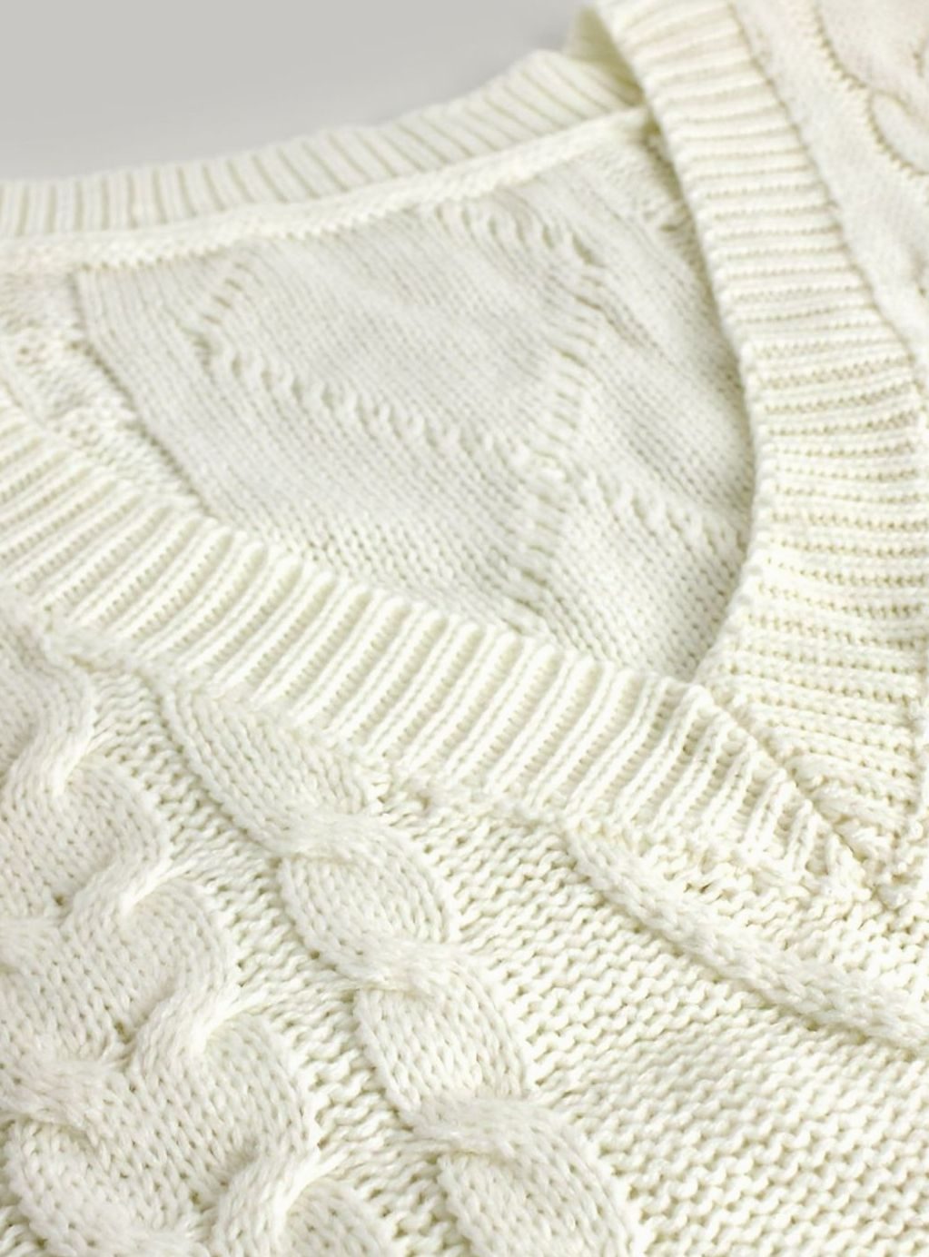 Women's Cable-Knit V-Neck Sweater Vest Relaxed Fit