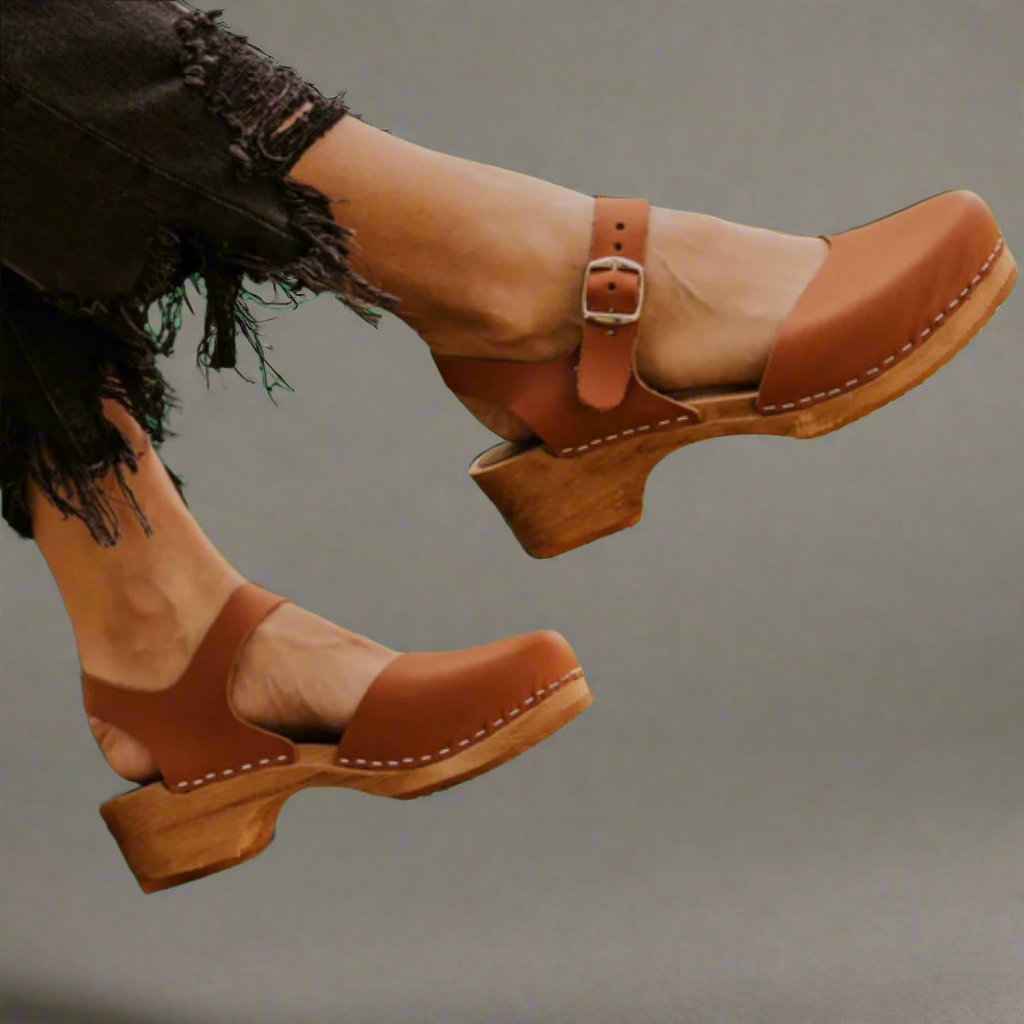 Women's Comfortable Sandals Closed Toe Ankle Strap Platform Clogs - Brown