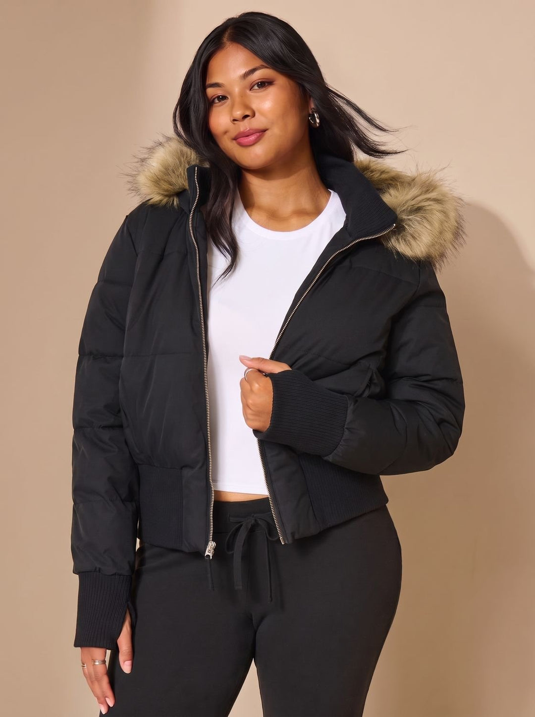 Women's Fitted Faux Fur Hood Cropped Puffer Jacket - Black