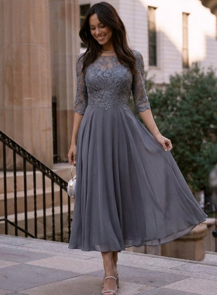 Women's Lace Bodice Sheer Three-Quarter Sleeve Midi Dress