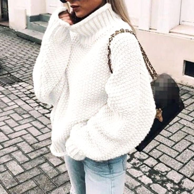 Women's Oversized Chunky Knit Turtleneck Sweater - White