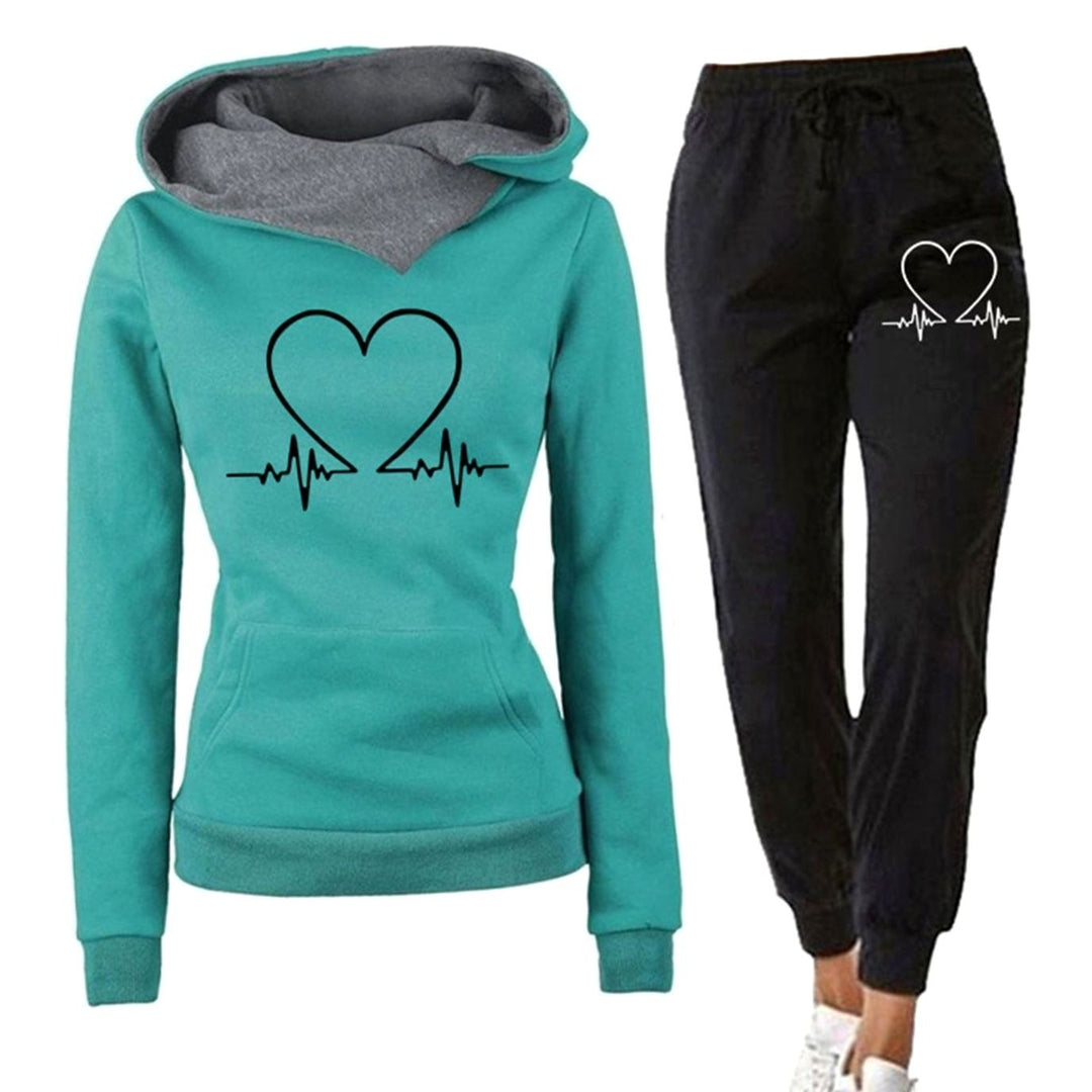 Women's Relaxed-Fit Heart Graphic Two-Piece Tracksuit Hoodie Jogger Set - Green