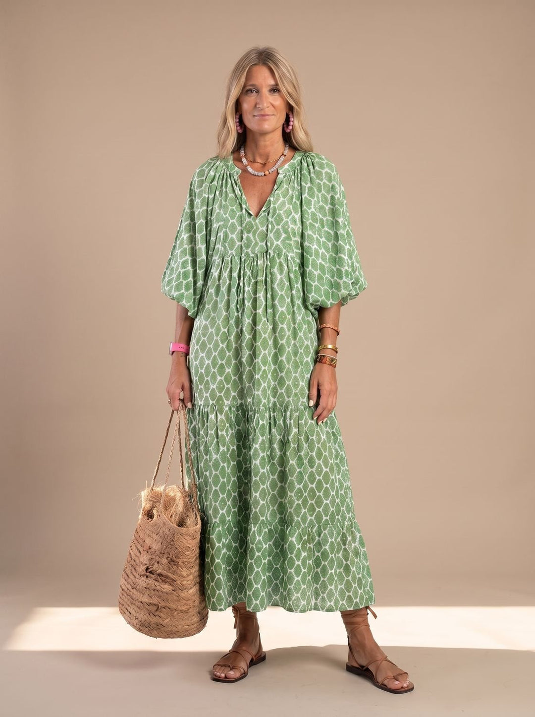 Women's Relaxed V-Neck Three-Quarter Sleeve Tiered Midi Dress