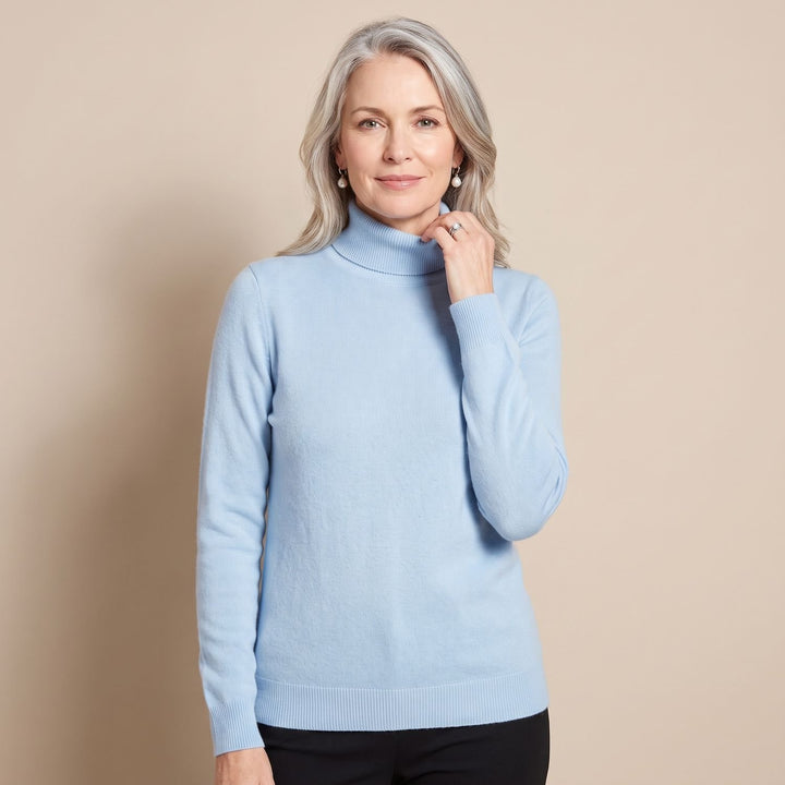 Women's Slim-Fit Cashmere Turtleneck Sweater - Light Blue