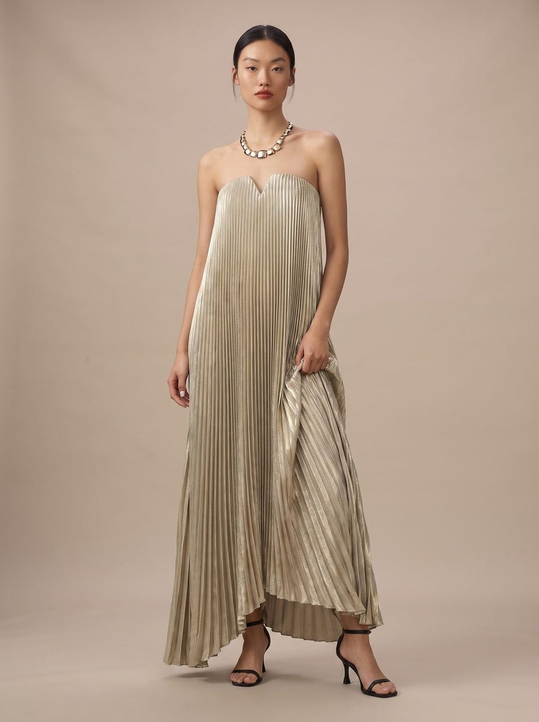 Women's Strapless Pleated Metallic Sweetheart Maxi Dress