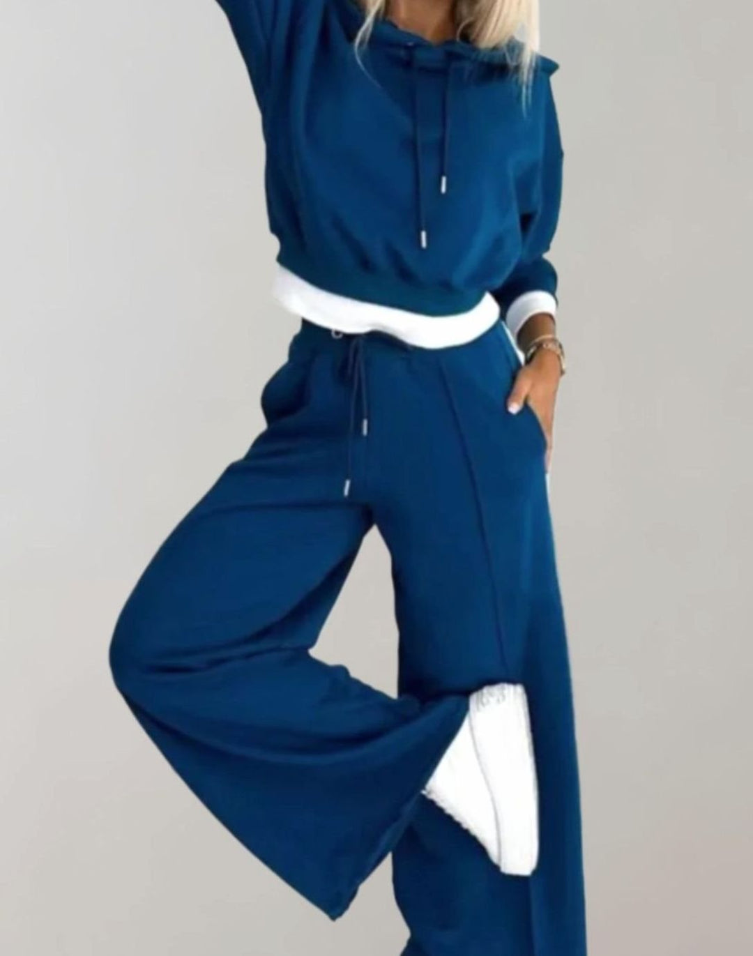 Women's Two-Piece Cropped Hoodie Wide-Leg Tracksuit Pants Set - Blue