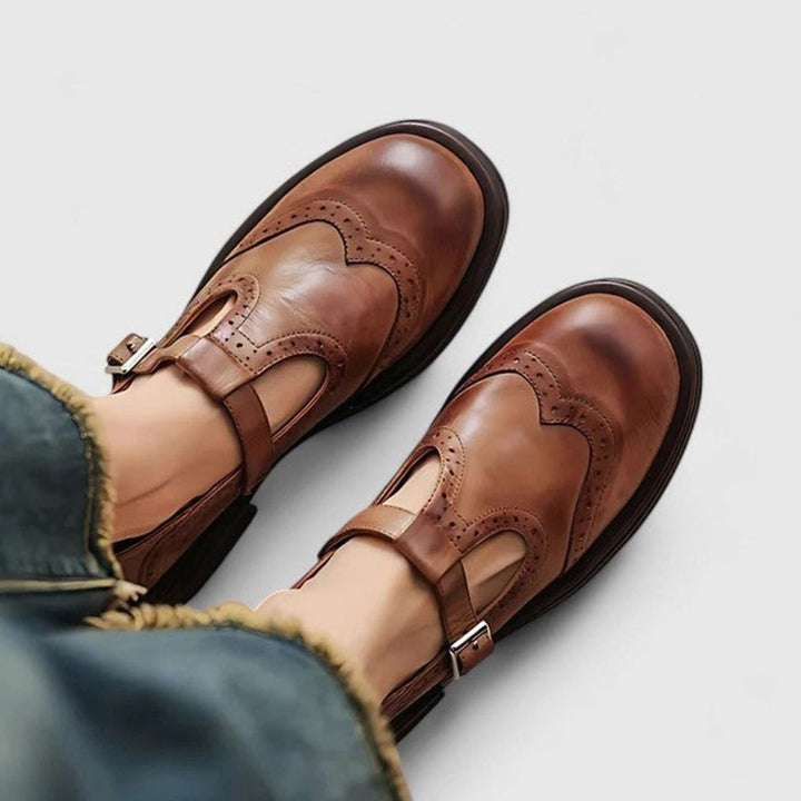 Women's Vintage Brogue Leather T-Strap Shoes Buckle Flats - Brown