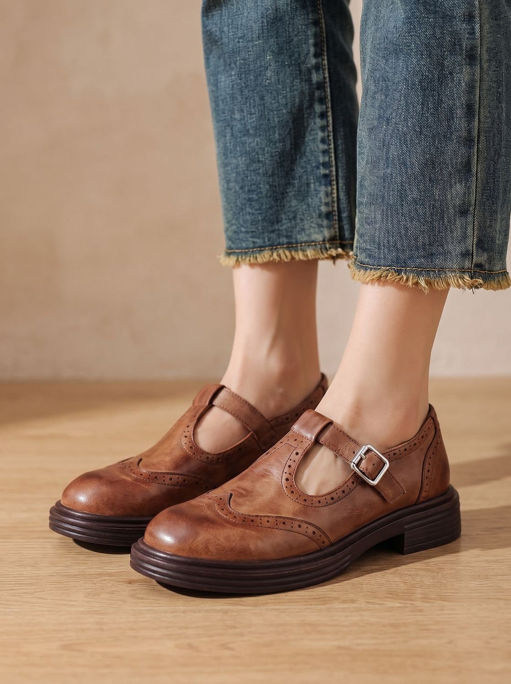 Women's Vintage Brogue T-Strap Buckle Mary Jane Flats