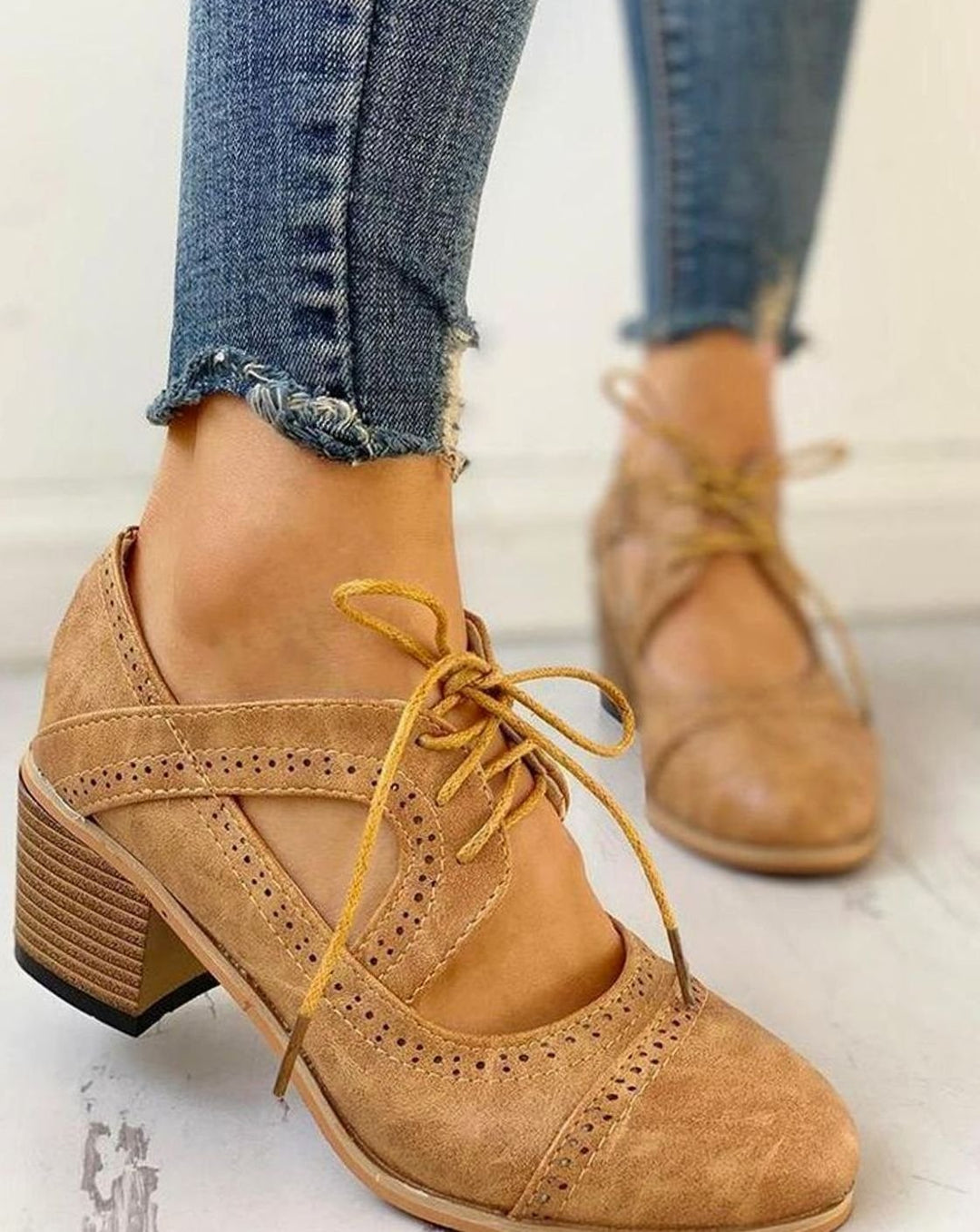 Women's Vintage Lace-Up Block Heel T-Strap Shoes
