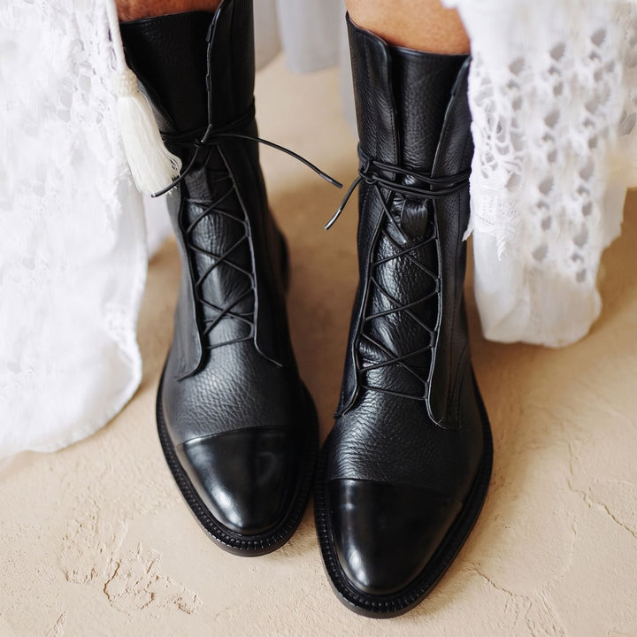 Women's Vintage Lace-Up Faux Leather Cap-Toe Ankle Boots - Black