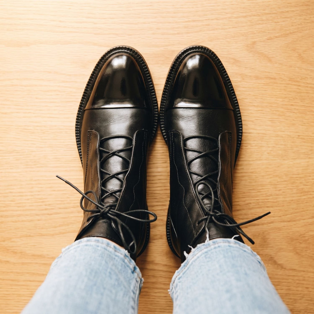 Women's Vintage Lace-Up Faux Leather Cap-Toe Ankle Boots