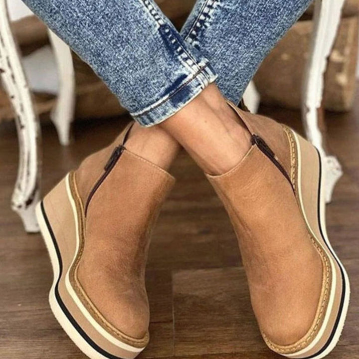 Women's Wedge Platform Slip-On Chelsea Boots - Beige